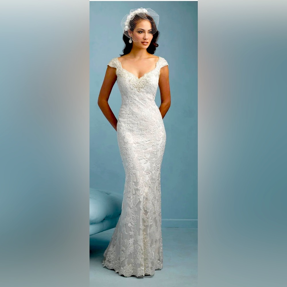 Allure Bridal 9212 Size 14.